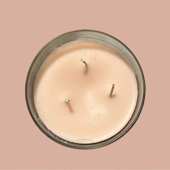 Bath and Body Works Champagne Toast Scented Candle - Picture 3 of 3